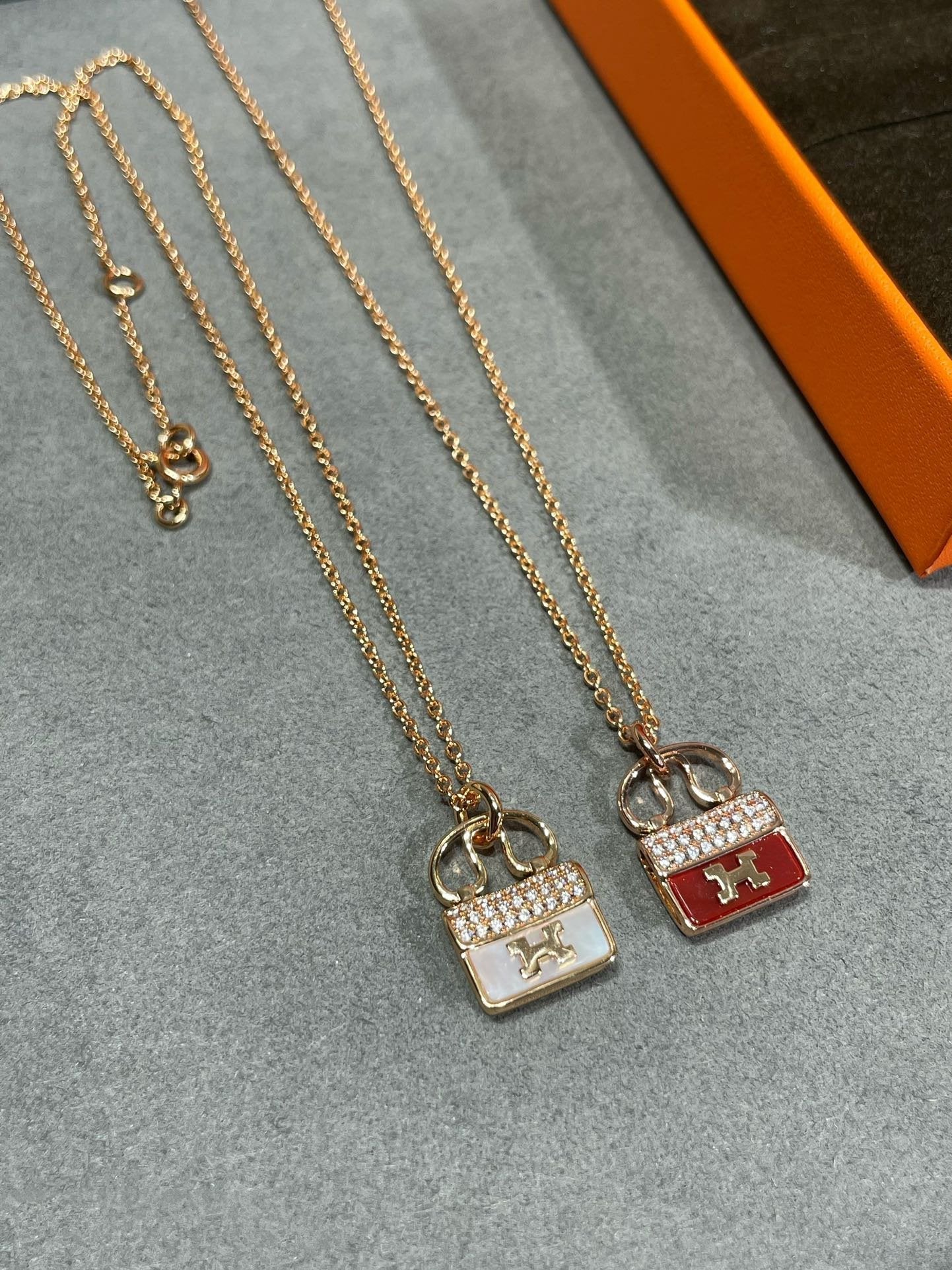 «Dream» CIRCE MOISSANITE ANHÄNGERKETTE GOLD