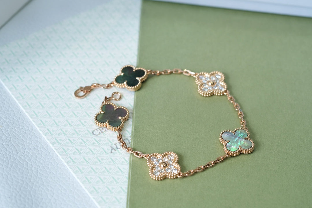 [Dream]New CLOVER 5 MOTIF GRAY MOP BRACELET COLLECTION