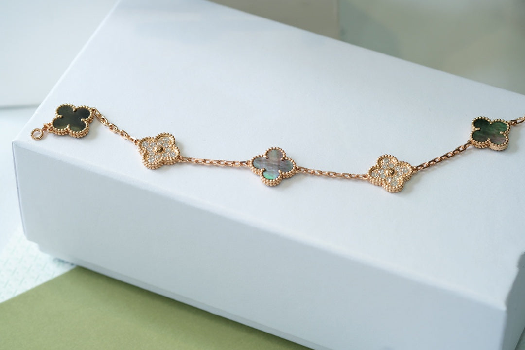 [Dream]New CLOVER 5 MOTIF GRAY MOP BRACELET COLLECTION