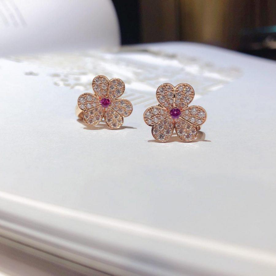 „Dream“ FRIVOLE ROSÉGOLDENE BLUMENOHRRINGE MIT DIAMANTEN
