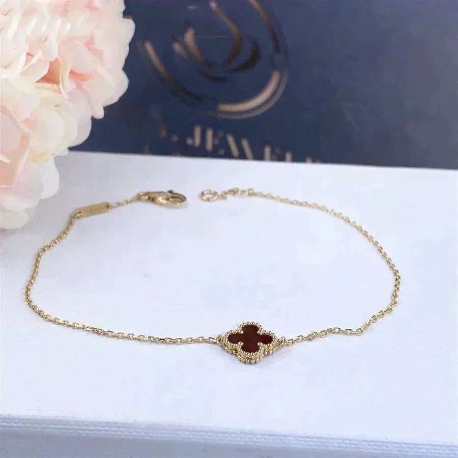 ¡®Dream¡¯CLOVER  CARNELIAN SINGLE FLOWER BRACELET