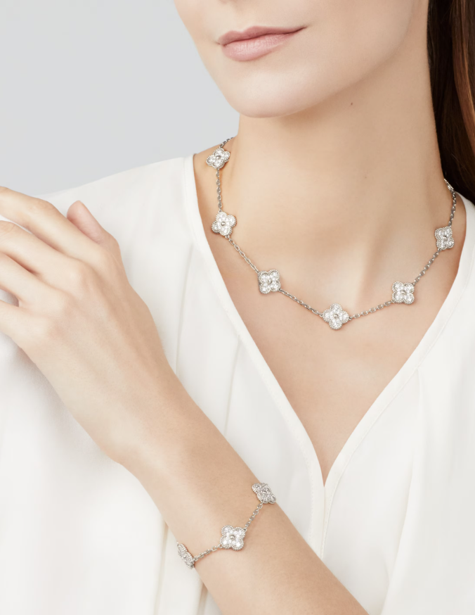 [¡®Dream¡¯]CLOVER 10 MOTIVE VOLL BESETZTE DIAMANTENHALSKETTE