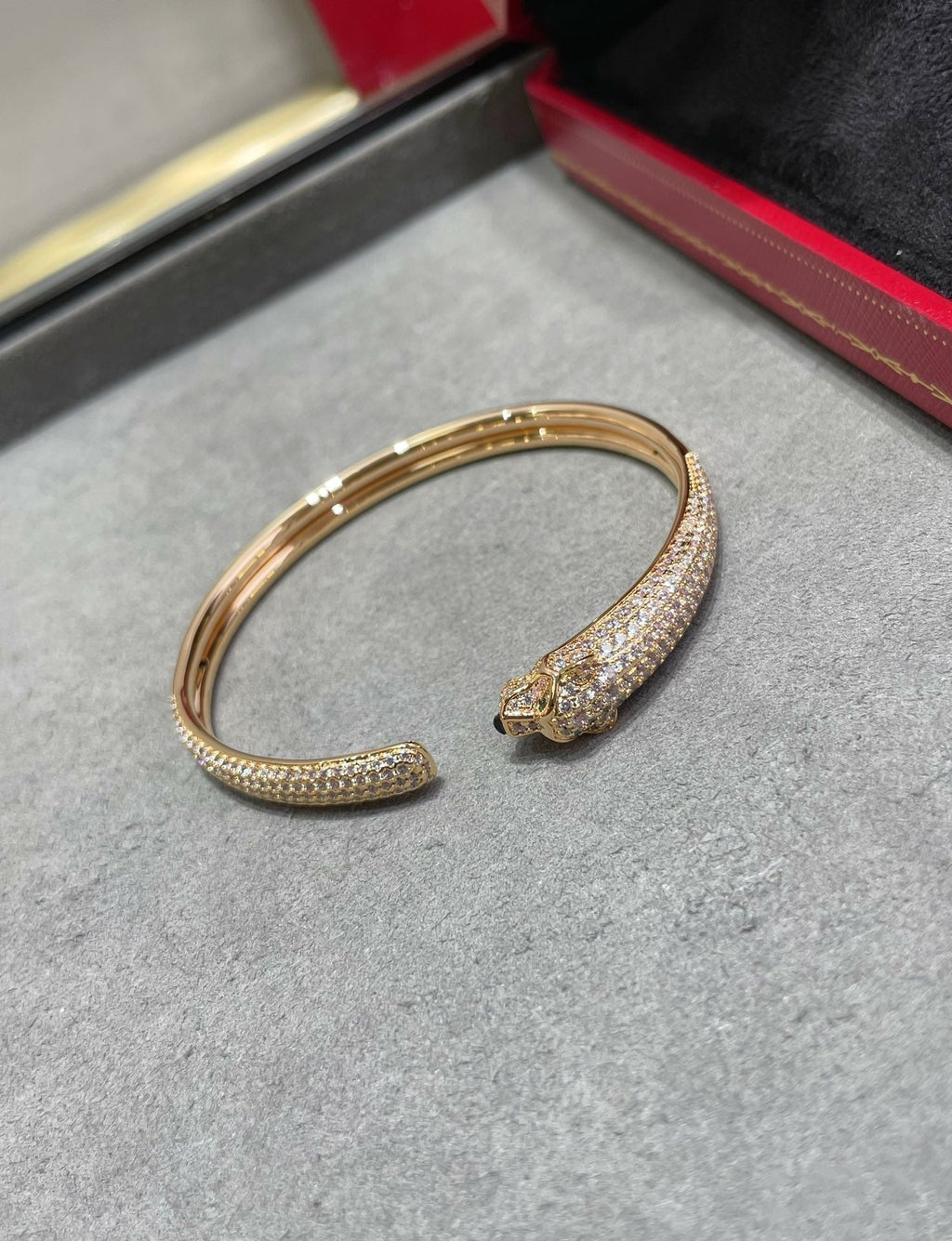 ¡®Dream¡¯PANTHERE FULL DIAMOND OPEN BRACELET