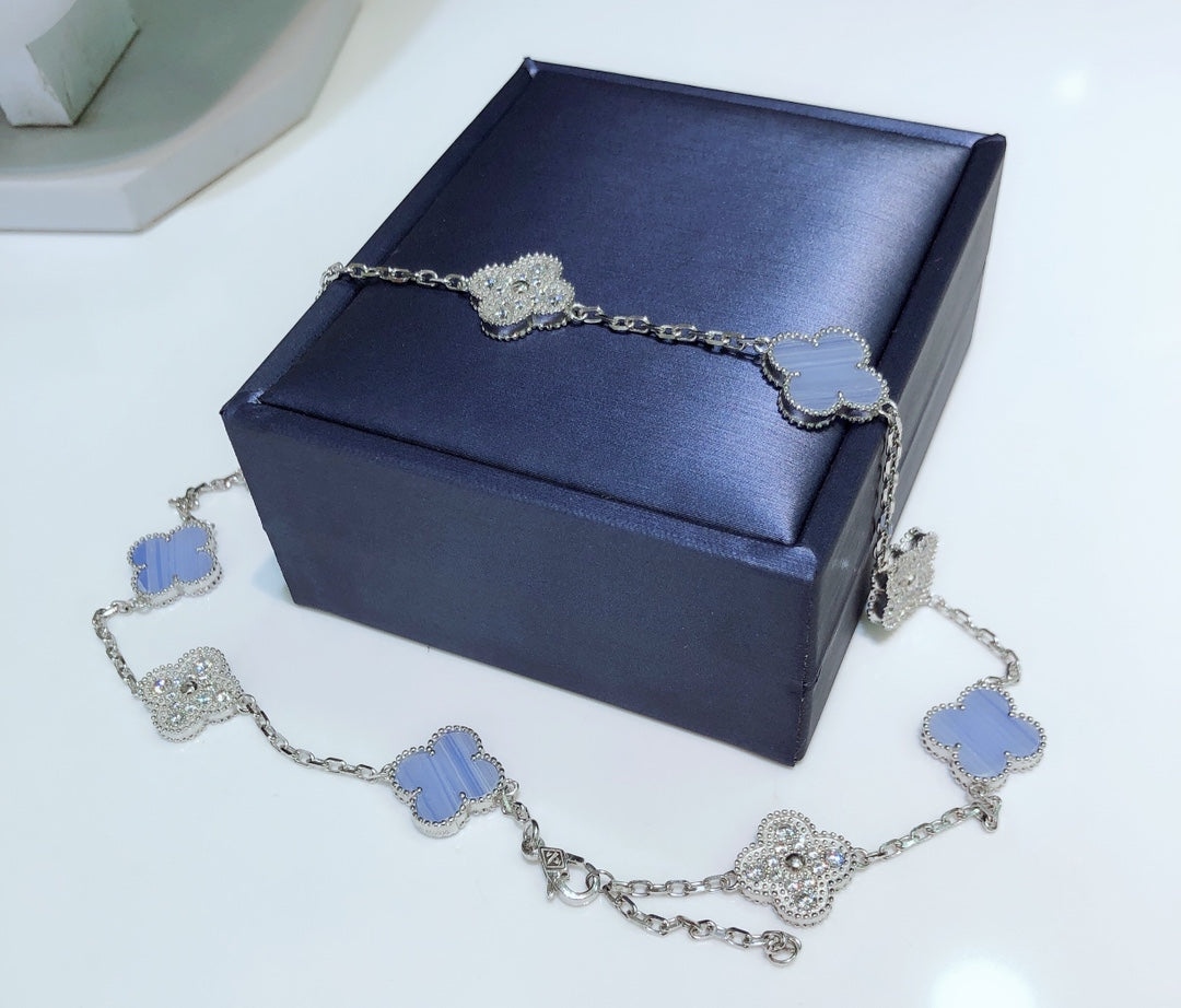 「ドリーム」クローバー 10モチーフ カルセドニー ダイヤモンド シルバー ネックレス